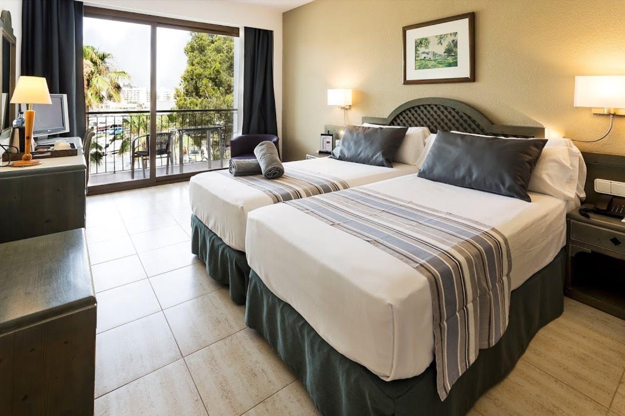 Hotel Catalonia Ses Estaques - Adults Only à Santa Eulària des Riu Extérieur photo
