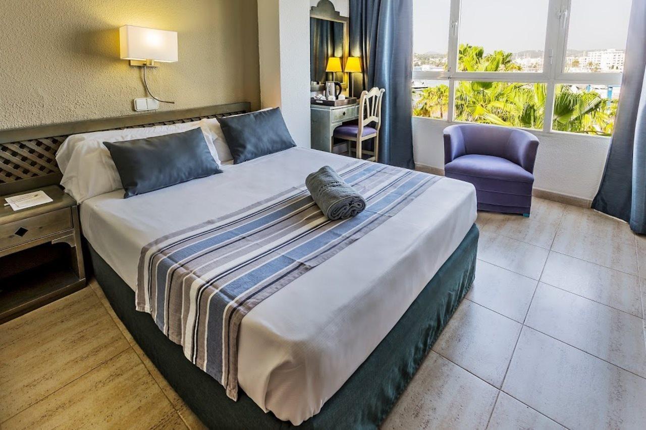 Hotel Catalonia Ses Estaques - Adults Only à Santa Eulària des Riu Extérieur photo