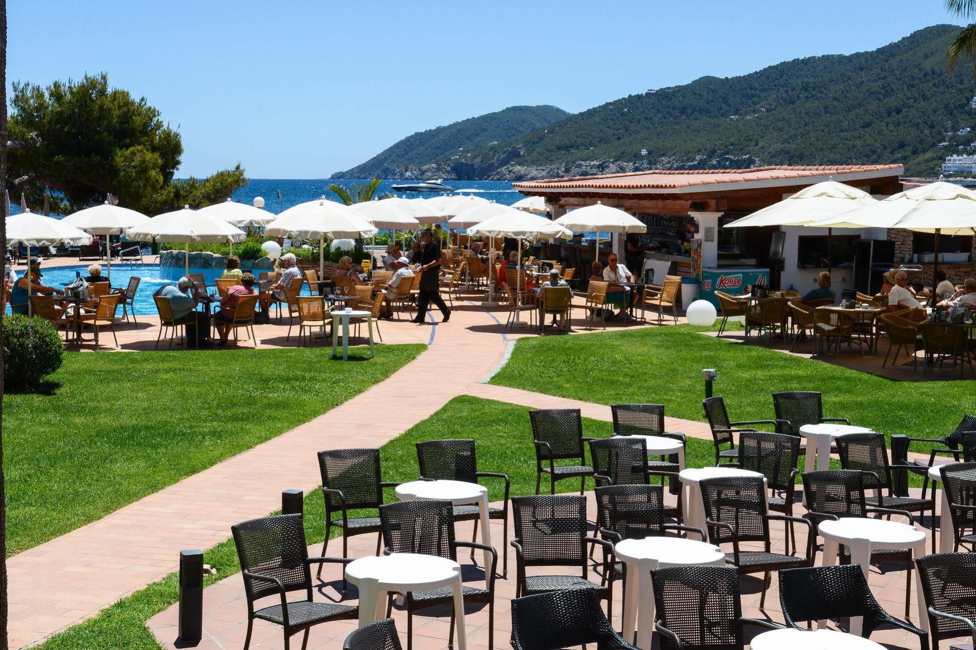 Hotel Catalonia Ses Estaques - Adults Only à Santa Eulària des Riu Extérieur photo