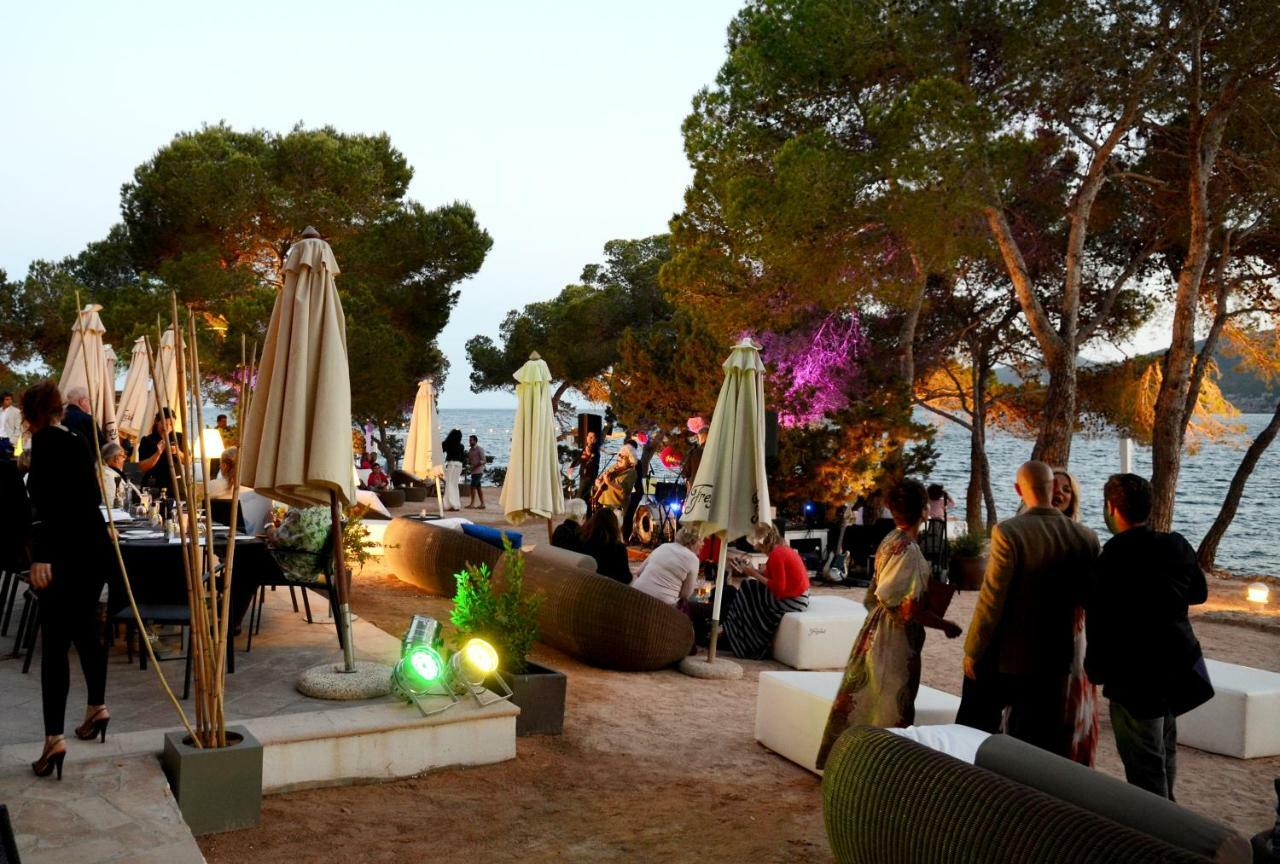 Hotel Catalonia Ses Estaques - Adults Only à Santa Eulària des Riu Extérieur photo